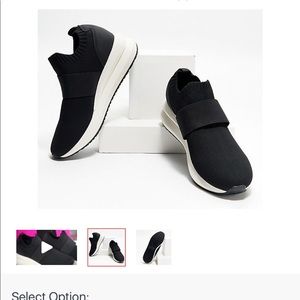 🆕 Vince Camuto Casual Slip On Sneaker